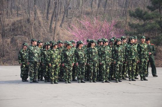 內(nèi)部軍訓(xùn) (6)